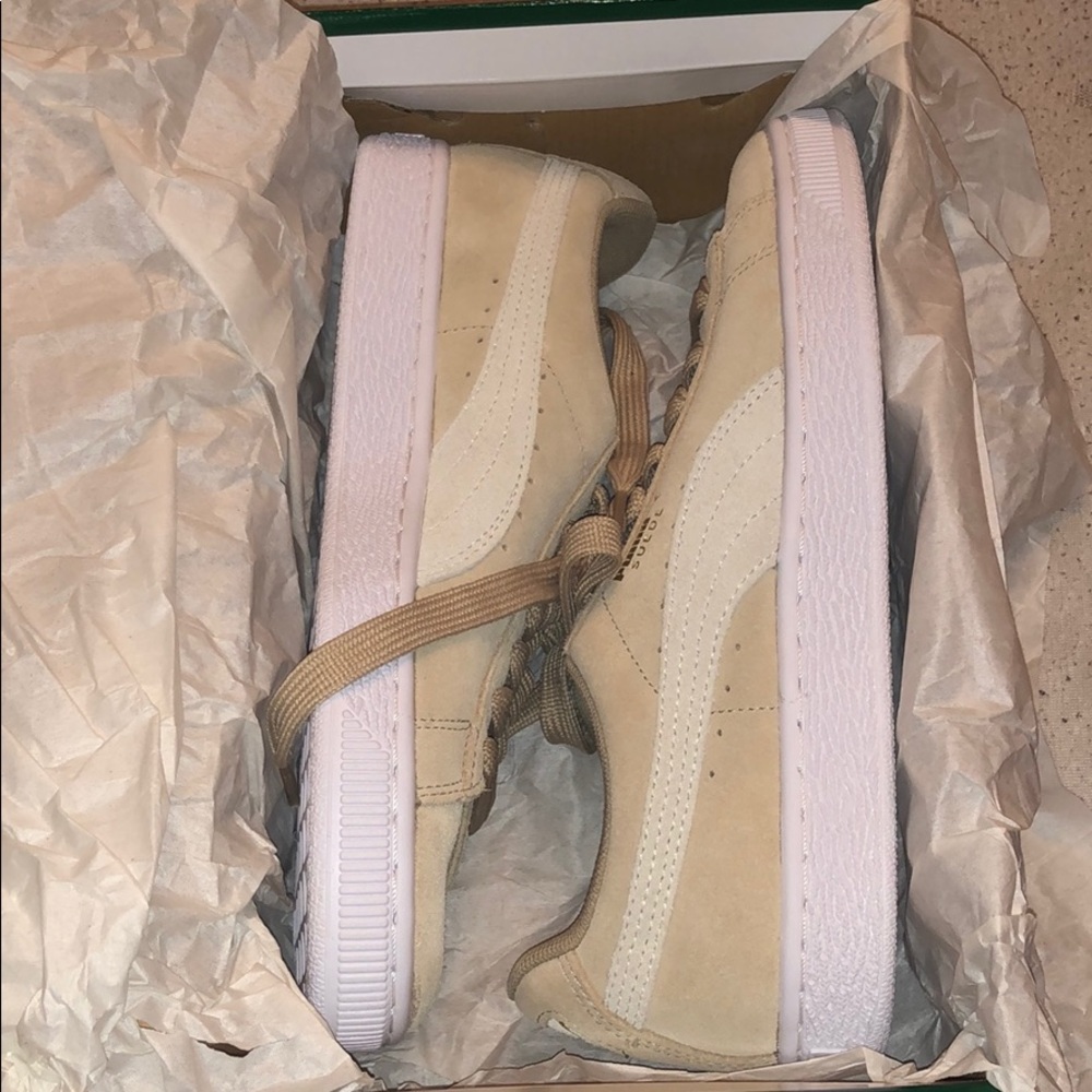 Brand New in Box PUMA Suede Classic Safari Shoes